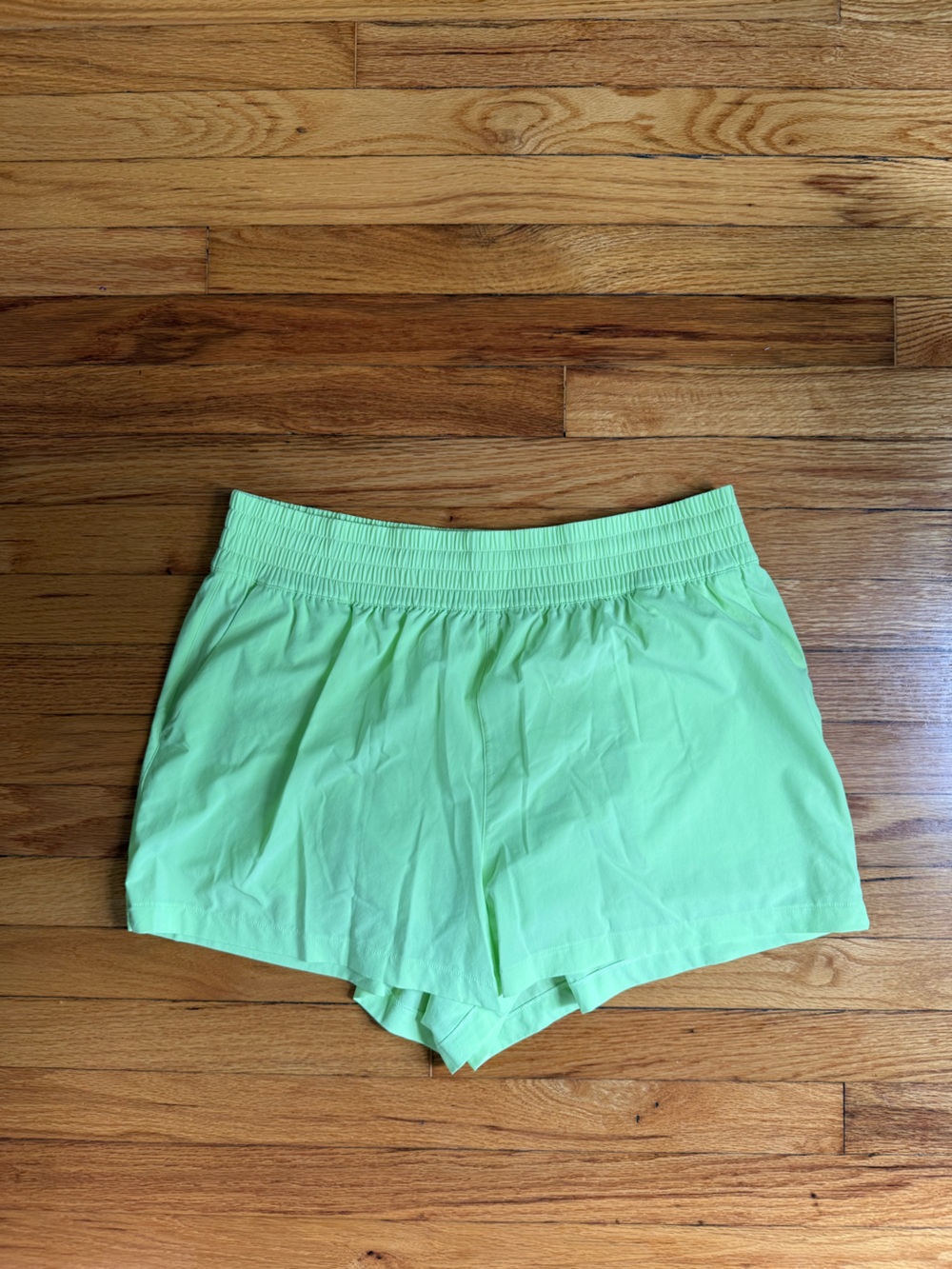 NWOT Athleta High Rise Weekender Run Short
